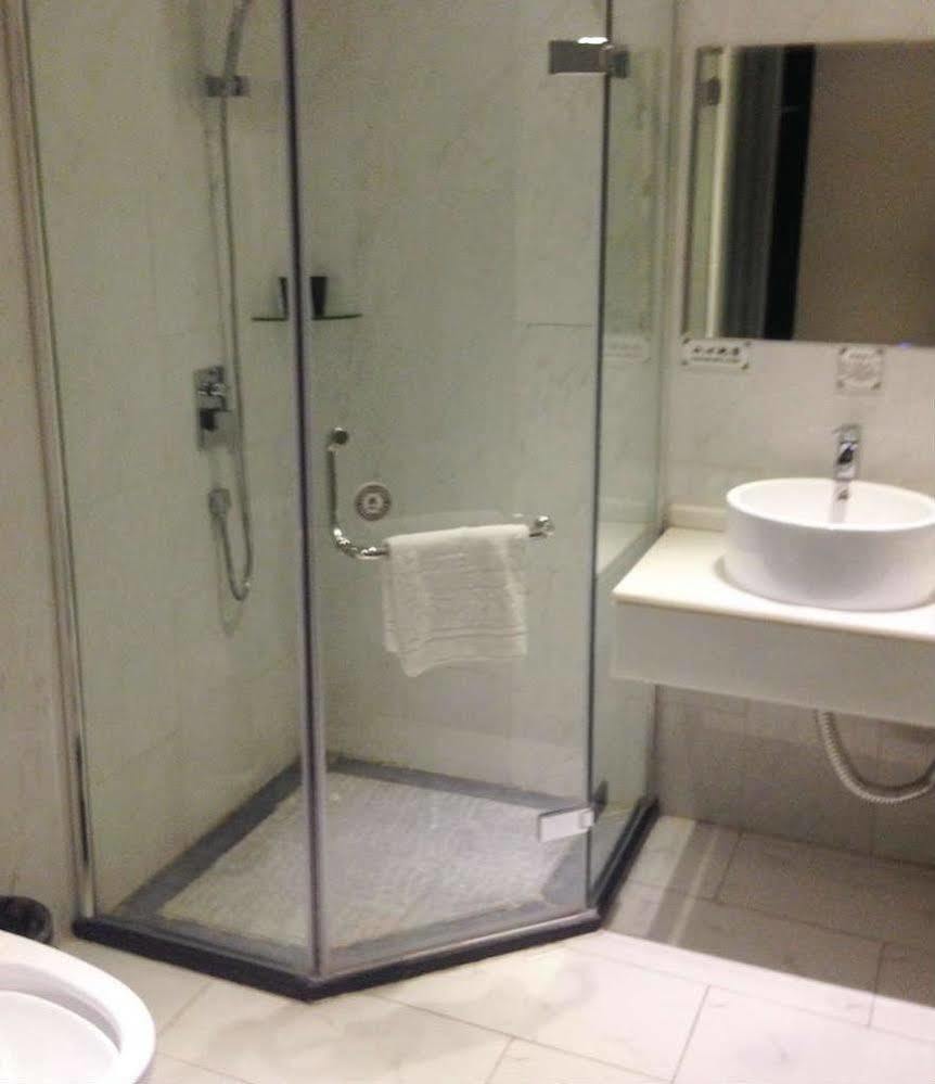 Sotel Inn Hotel San Yuan Li Branch Canton Extérieur photo